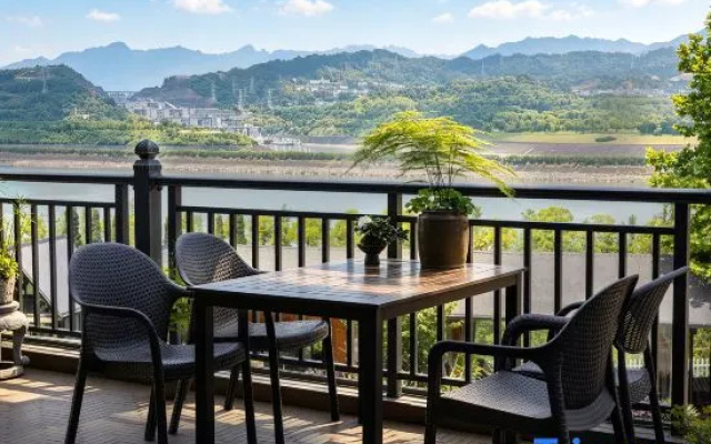 Shi Yunjian Homestay (Three Gorges Dam Tourist Area)