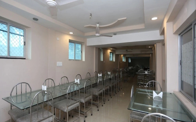 Hotel Larica By OYO Rooms