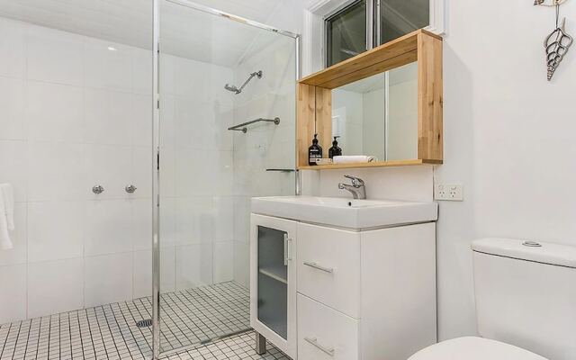 Your Luxury Escape - White Oak