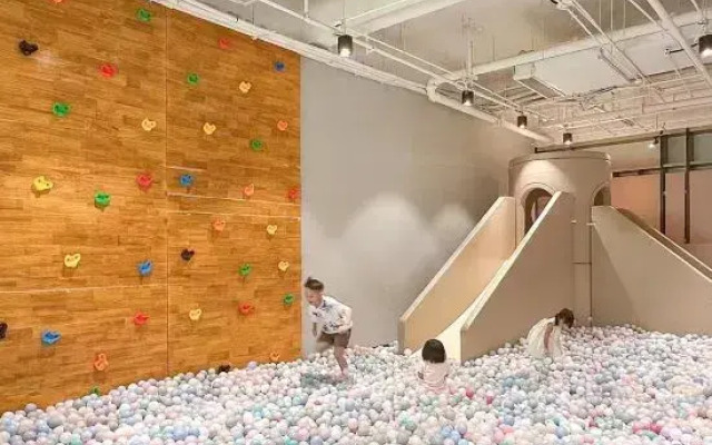Youth Hotel