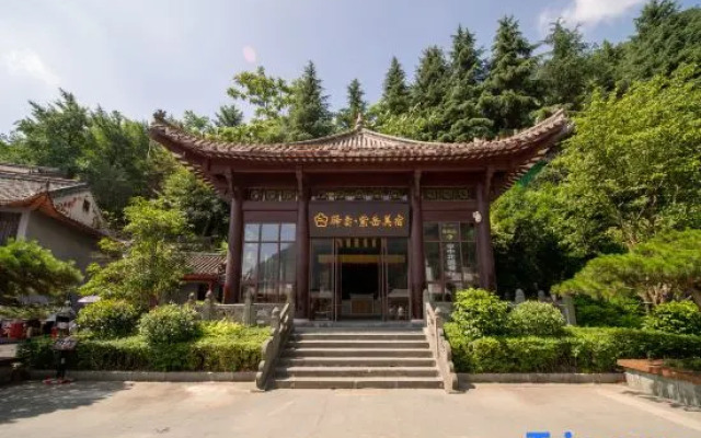 Qiongtai Hotel