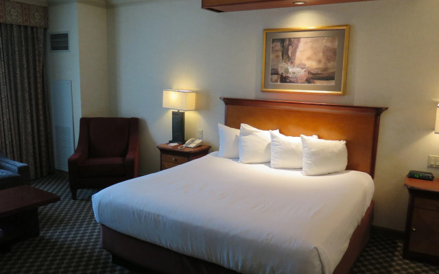 Harrah's Joliet Casino & Hotel - A Caesars Rewards Destination