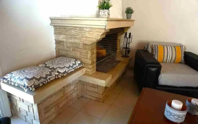 Irene's Apartment In Salakos