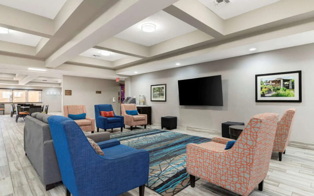 Comfort Inn & Suites Near Medical Center