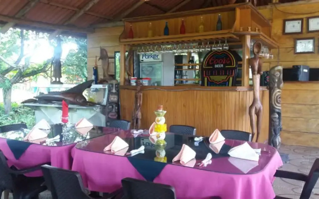 Hotel Los Troncos