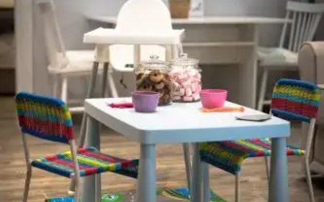 Laura Family Apartments