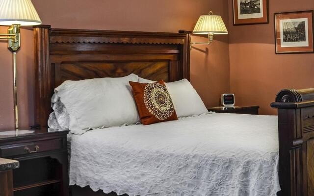 Rose Manor Bed & Breakfast