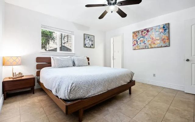 Screened-in Porch Walkable to Soco