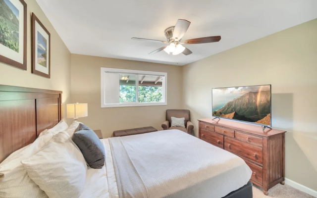 Hale Kahana'lu 2 Bedroom Condo by RedAwning