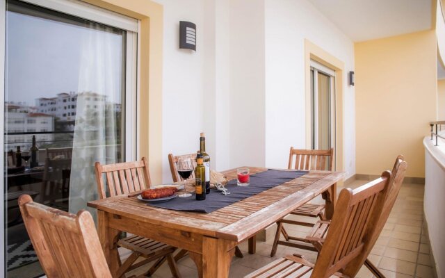 C02 - Luxury 3 Bed With Pool View