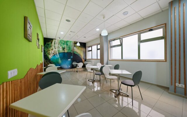Mhc Arenales Hotel