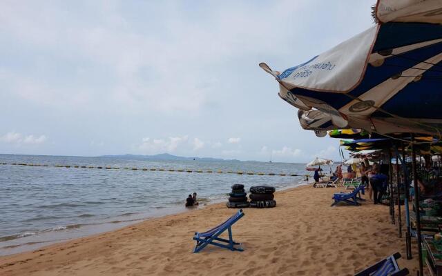 Kuno - 2Br, Beachfront Jomtien