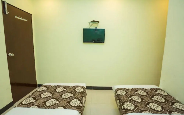OYO 7062 Amana Suites