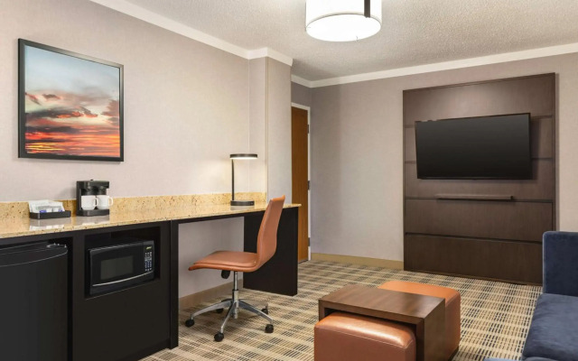 Embassy Suites by Hilton Kansas City Overland Park