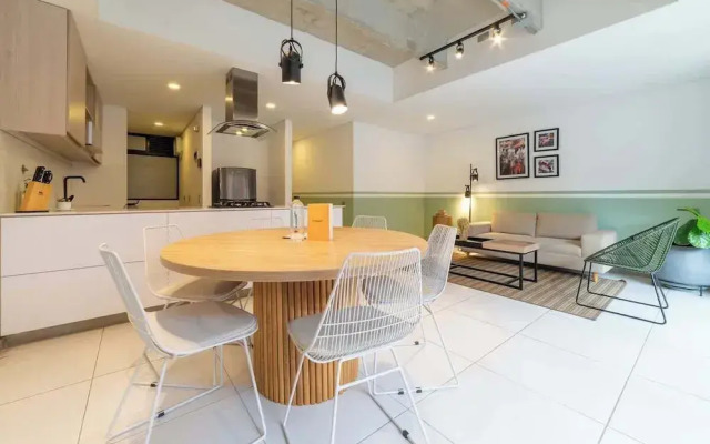 Panoramic 3 BR w/ Balcony in Laureles Medellín