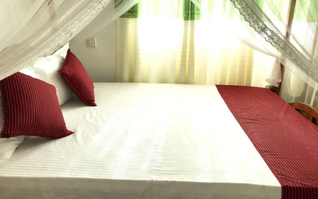 Damith Tourist Inn