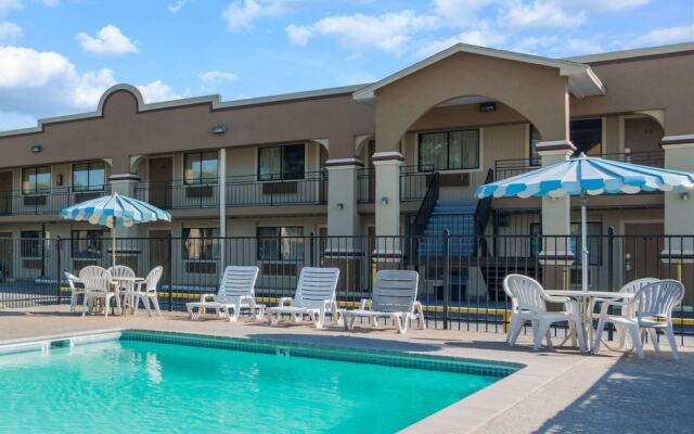 Days Inn - San Marcos