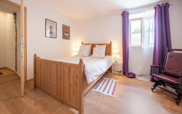 Cosy Holiday Home With Garden