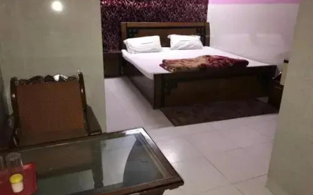 OYO 87010 Sangam Guest House