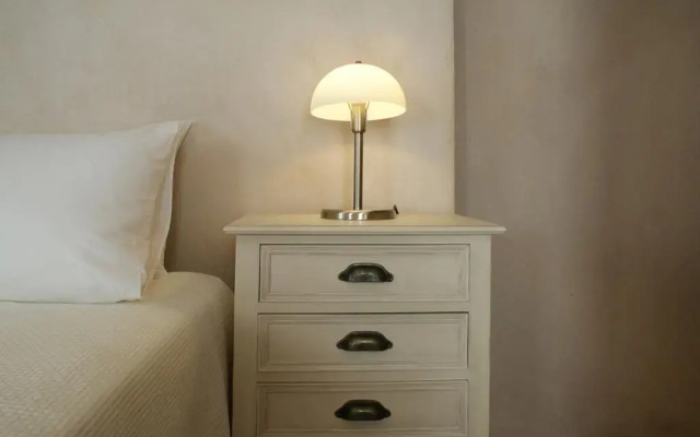 To Karavi Guesthouse