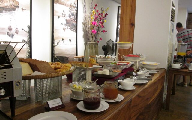 Double Leaf Boutique Hotel