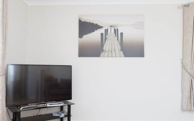 Lovely Upgraded Modern Flat in North Edinburgh
