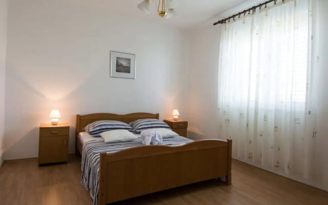 Modern Apartment in Seget Donji With View of the Sea