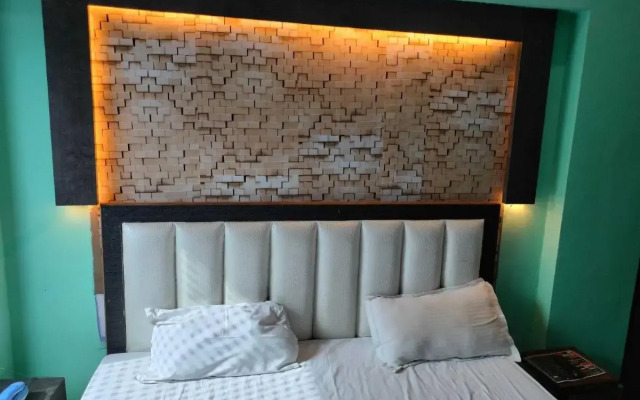 OYO 90712 Hotel Rajkiran Palace Deoria