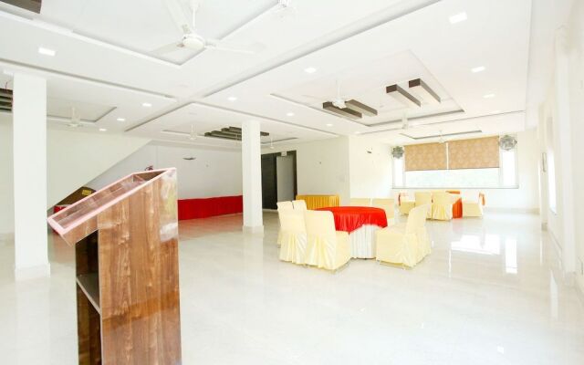 Oyo 40417 Hotel Grand Taj