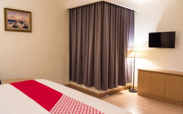 OYO 666 D' Grande Hotel Batam – Guest Rooms – Batam