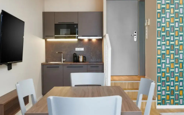 VN17 Rooftop Suites by Adrez Living