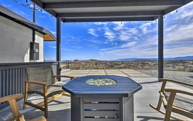 Hilltop Oasis w/ Sweeping Landscape Views