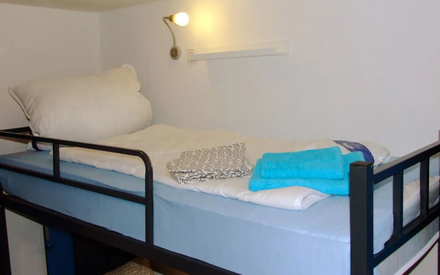The Penny Pincher Inn - Hostel