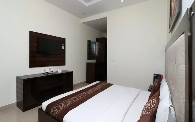 OYO 1617 Palm Retreat