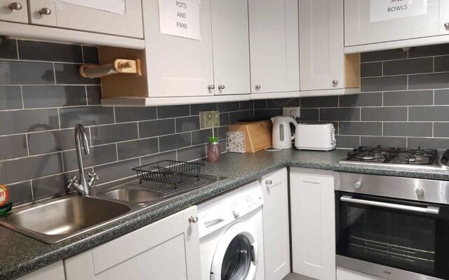 The Cumberland Townhouse Apartment