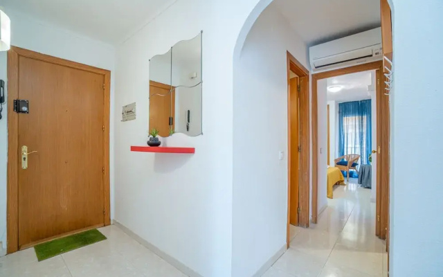 Apartment in Empuriabrava Near Sandy Beach