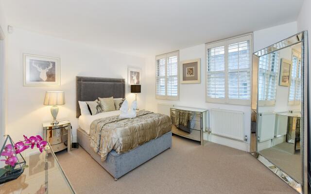 Large South Kensington Mews 2 Bed 2 5 Bath House