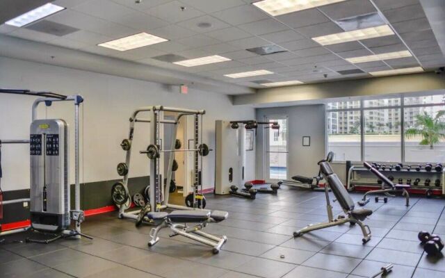 Luxury Apartments W Pool & Ocean views