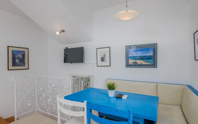 Amazing Home in Linardici With Wifi and 6 Bedrooms