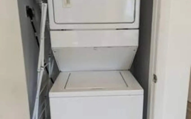 Pool Parking 2 Bedroom Retreat Sleeps 5