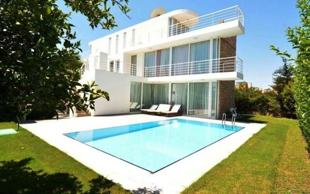 Novron Feronia Villas