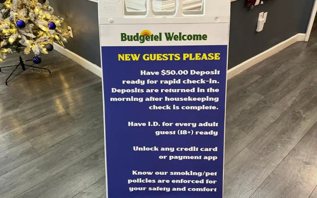 Budgetel Inn & Suites