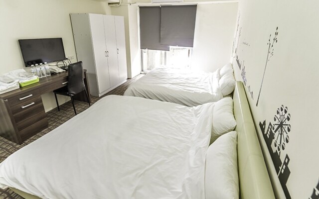 Starriver Hostel