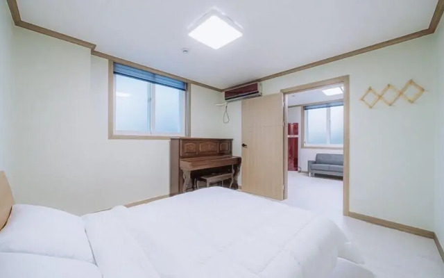 Geoje Swim Pension
