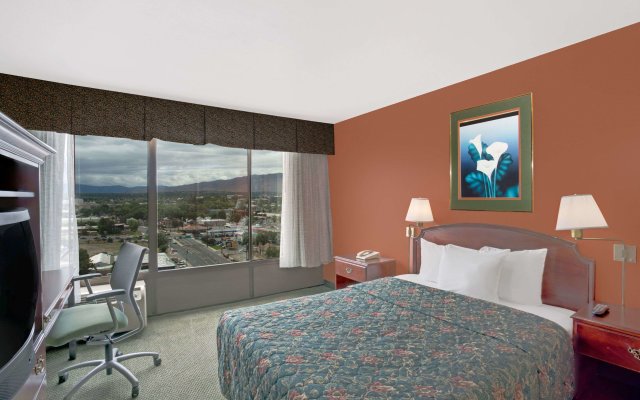 Ramada by Wyndham Reno Hotel and Casino