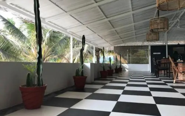 MINT INSIDE beach hotel