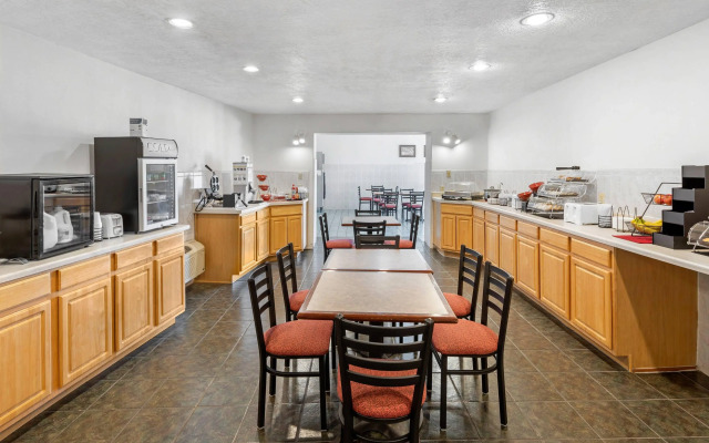 Econo Lodge Inn & Suites Socorro