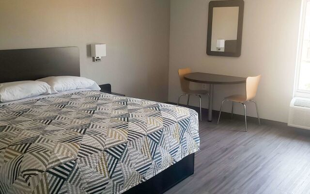 Motel 6 Mobile, AL – Airport Blvd