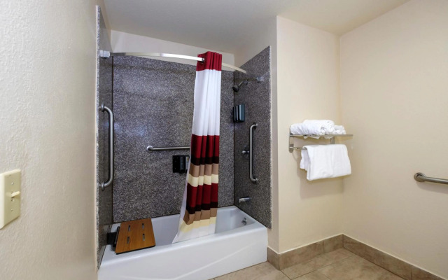 Red Roof Inn PLUS+ Hammond