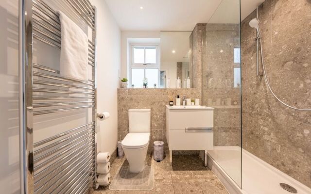 Super Luxe Central Maidenhead Apartment
